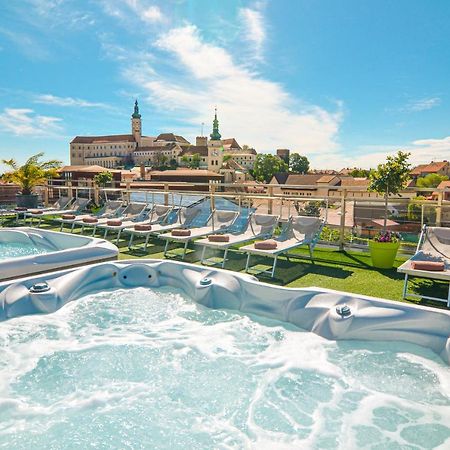Hotel Galant Mikulov Bagian luar foto