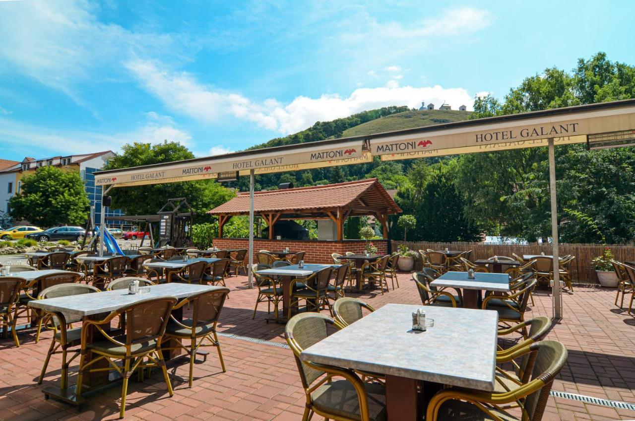 Hotel Galant Mikulov Bagian luar foto