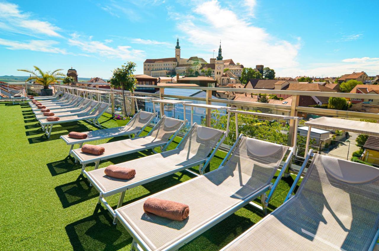 Hotel Galant Mikulov Bagian luar foto