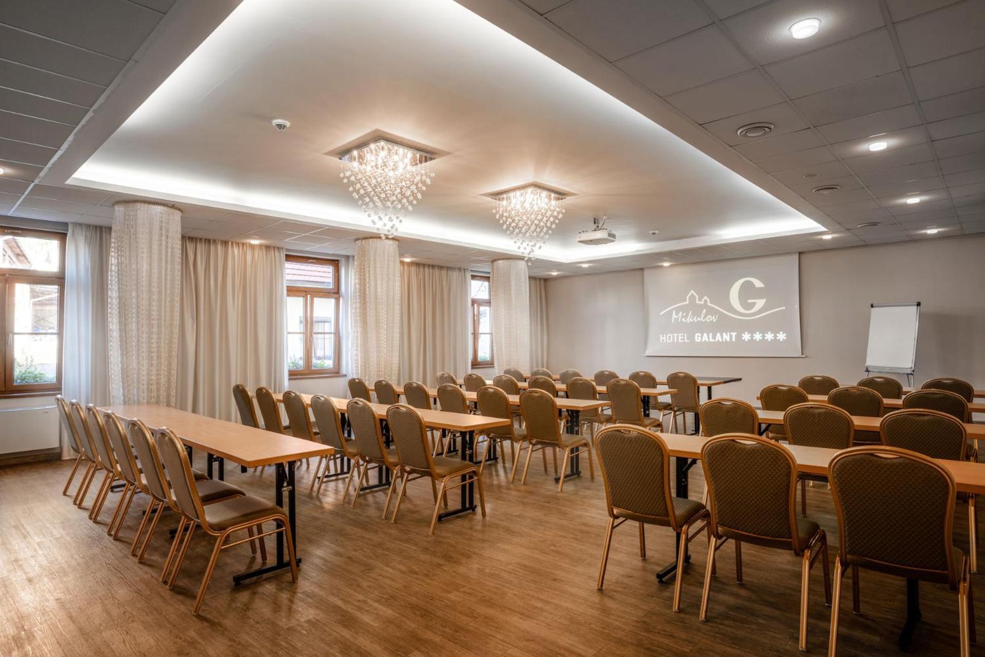 Hotel Galant Mikulov Bagian luar foto