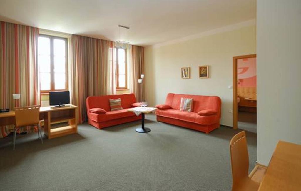 Hotel Galant Mikulov Ruang foto