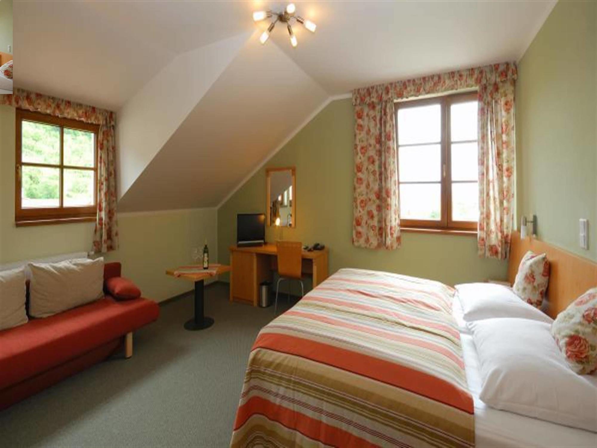 Hotel Galant Mikulov Bagian luar foto